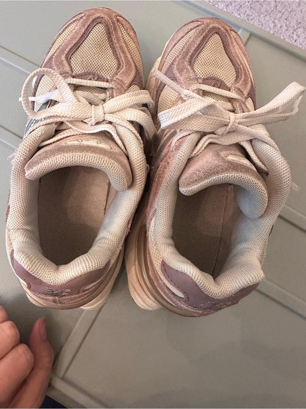 New Balance Kids Mauve Suede Mesh Sneaker with Silver Logo - Picture 6 of 7